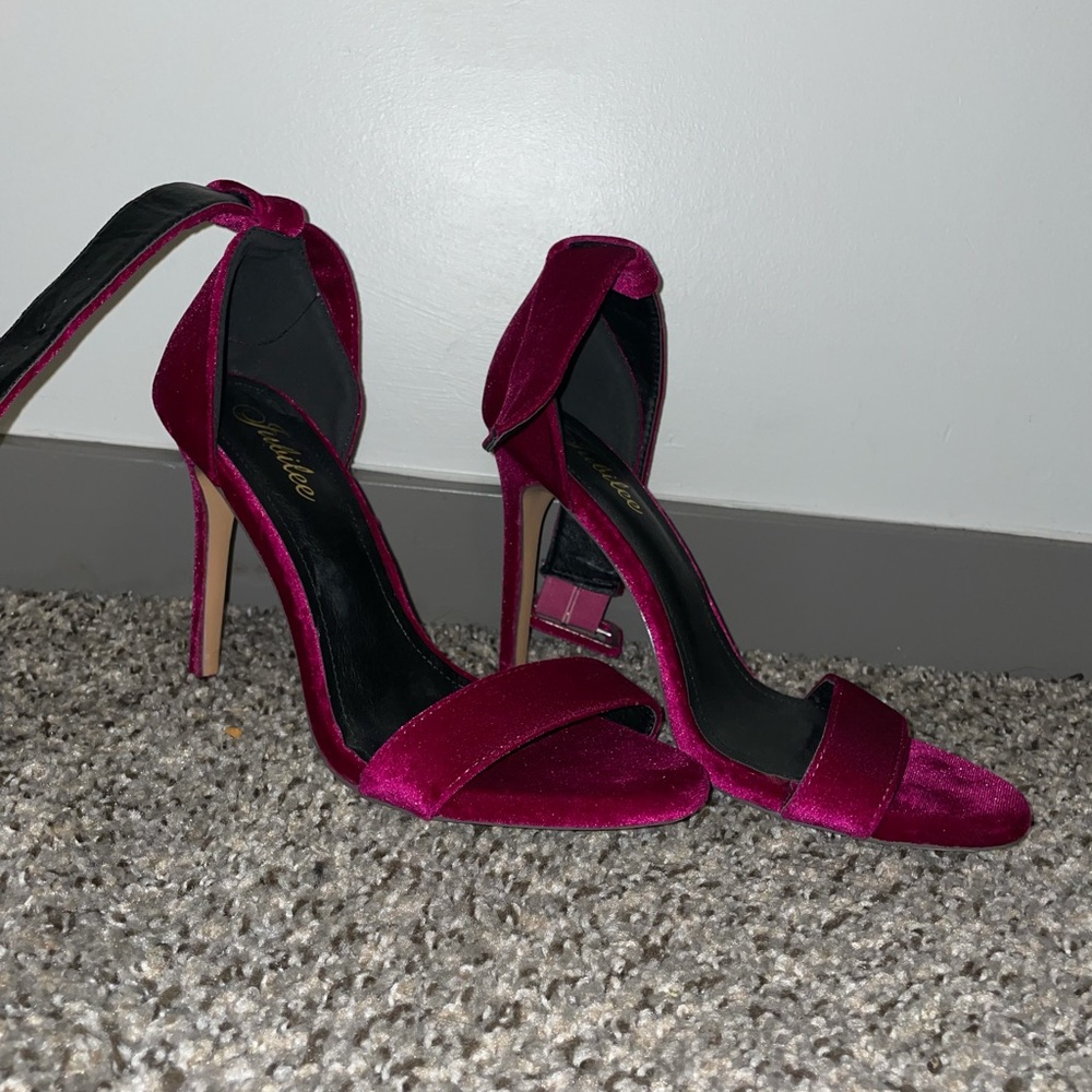 Velvet Fusa pink heels